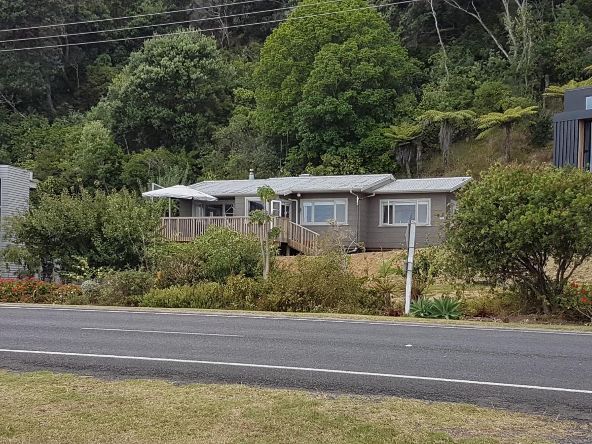 Coromandel Tapu - Beachfront Escape エクステリア 写真