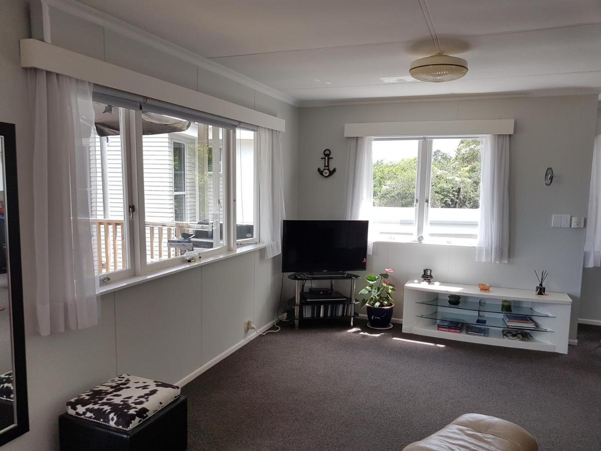 Coromandel Tapu - Beachfront Escape エクステリア 写真